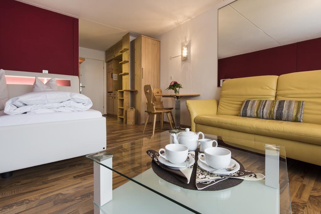Hotel Des Alpes Φιλμς Εξωτερικό φωτογραφία