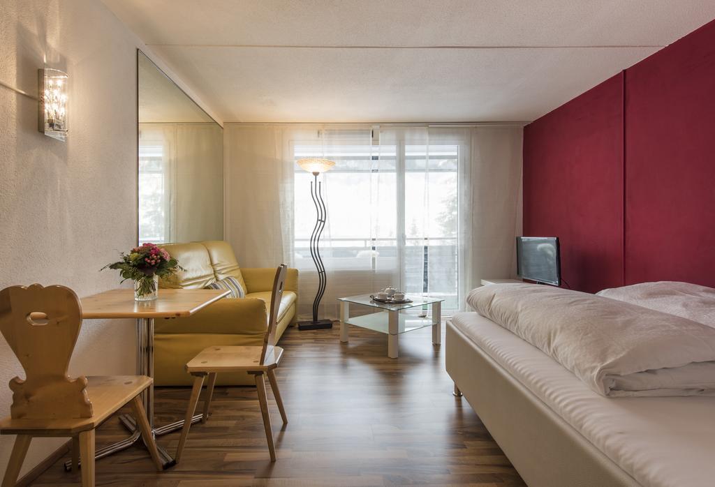 Hotel Des Alpes Φιλμς Εξωτερικό φωτογραφία